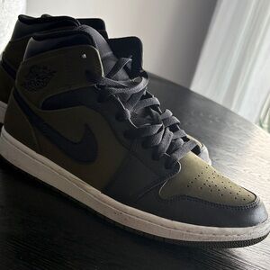 Nike Men's Olive and Black High-Top Sneakers